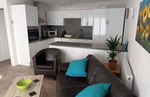 Adriers Cabaña | Wisdom Gites - Lime Tree View cottage with pool, WiFi, garden and parking