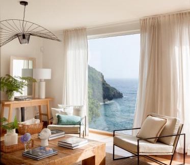 Val De San Vicente Villa | Wishome - Exclusiva villa con piscina al borde del mar con vistas de película