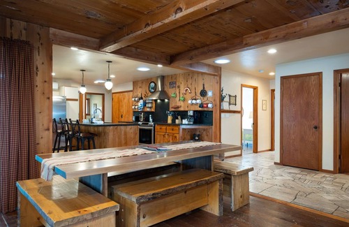 Wishon Casa | Wishon Retreat: Views BBQ HotTub BassLake Yosemite