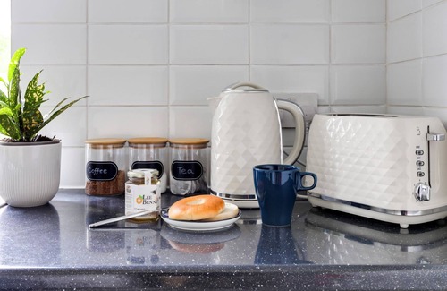 Whittington Apartamento | Wisteria Apartment For the Perfect London Getaway