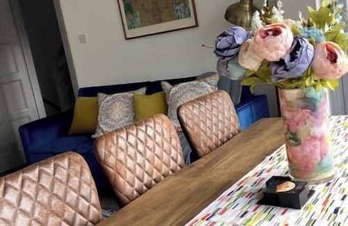 Whittington Apartamento | Wisteria Apartment For the Perfect London Getaway