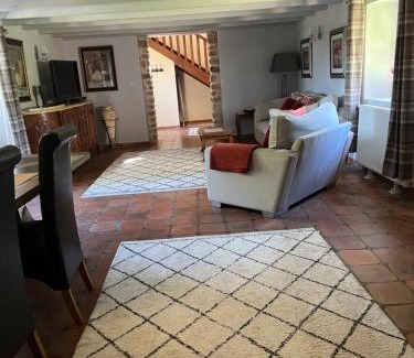 Bersac-sur-Rivalier Casa | Wisteria cottage