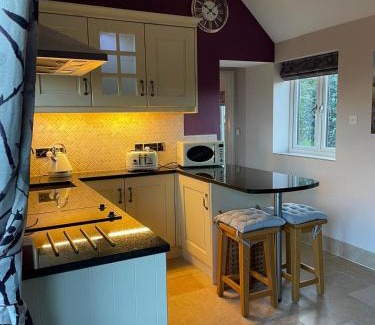 Banbury Casa | Wisteria Cottage - Hillside Holiday Cottages, Cotswolds