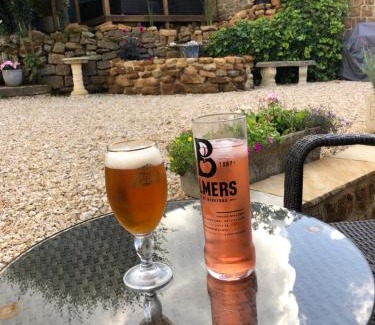 Banbury Casa | Wisteria Cottage - Hillside Holiday Cottages, Cotswolds