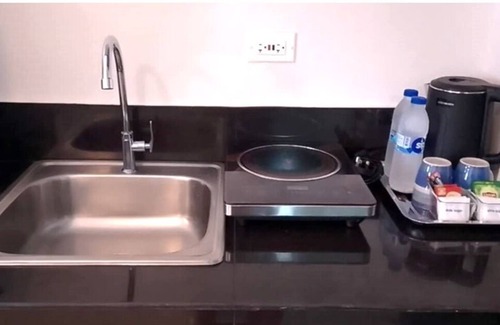 Trece Martires Apartamento | With Pool Access @ Tulip Guest Suite