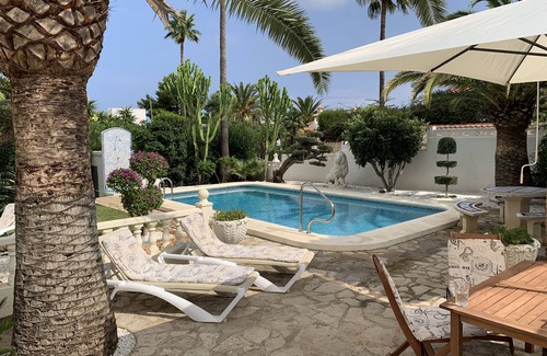 Denia Casa | con piscina privada y jacuzzi privado al aire libre en una ubicación tranquila y céntrica