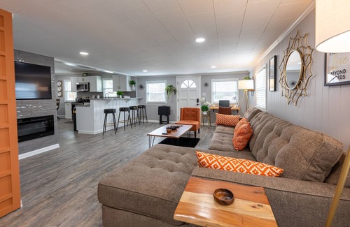 Southeast Raleigh Casa | WITHIN MINUTES TO COASTAL CREDIT UNION MUSIC PK & WALNUT CREEK SOFTBALL COMPLEX