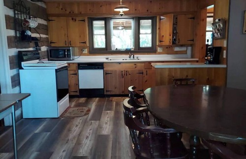 Saint Joe Cabina | Wits End Ranch - Near Buffalo River