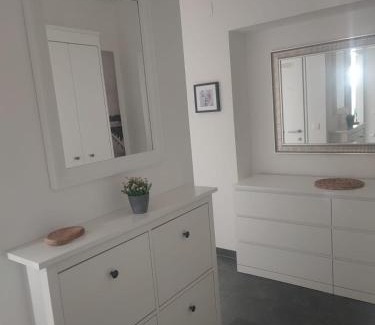 Neunkirchen Apartamento | Wohnen bei frau tinz - Studio - Bahnhof- und Zentrumsnähe