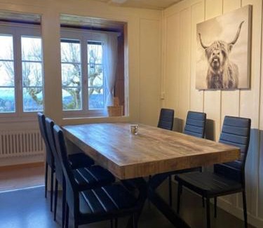 Schwarzenburg Apartamento | Wohnen mit Blick auf Eiger - ehemaliges Bauernhaus - 2 Schlafzimmer
