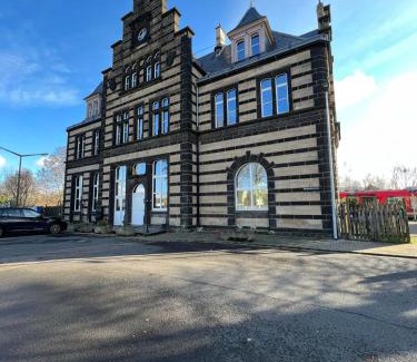 Verbandsgemeinde Pellenz Apartamento | Wohnen wie im Schloss! Alter Bahnhof Kruft