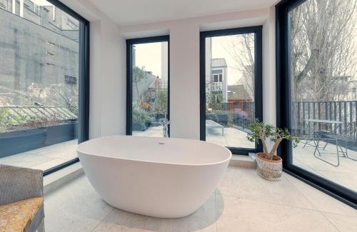 Matonge Casa | Wok Rooms