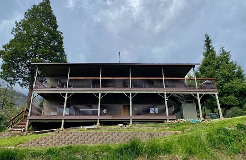 Springville Cabina | Wolf Cabin: A Place to Unwind & Enjoy Nature with the Most Spectacular Views!!!