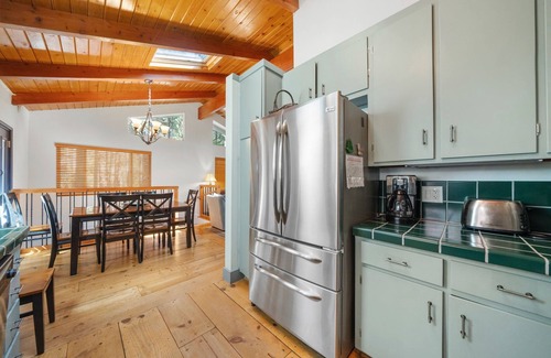 Idyllwild Casa | Wolf's Creek: Hot tub, On the Creek!