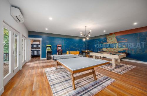 Wolf Laurel Casa | Wolf Summit Retreat Hot Tub Arcade Games