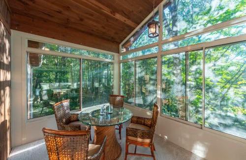 Wolf Laurel Casa | Wolf Summit Retreat Hot Tub Arcade Games