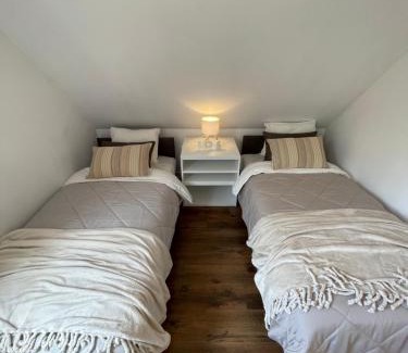 Otomin Cama Y Desayuno | WOLNO Otomin