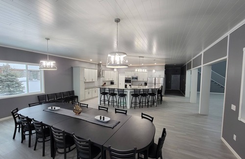 Longville Casa | Woman Lake Beach House - Family Reunion - Private 100' Wide Beach