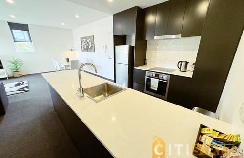 Phillip Apartamento | Wonder in Woden - 2 bd 2bth Apt