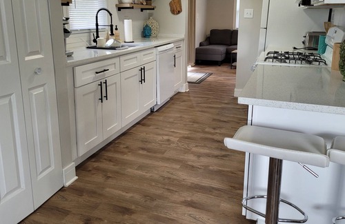 Solon Mills Casa | Wonder Lake House- one block from the lake