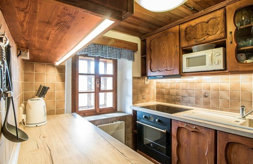 Lanov Villa | Maravillosa casa de vacaciones privada con WIFI, TV, terraza, mascotas permitida y aparcamiento