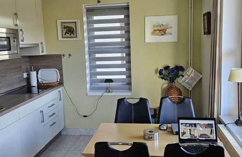 Ceska Metuje Casa | Estupenda casa de vacaciones privada con WIFI, piscina, TV, patio, vista panorámica y aparcamiento
