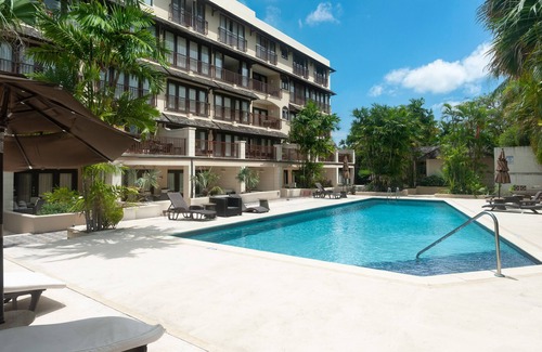 Marine Gardens Condominio | Wonderful 1-bed condo, 2min walk to beach & more