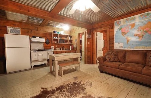 Eustace Cabina | Maravilloso 13 Acre East Texas Getaway cerca de Canton en 3 estanques en existencia!
