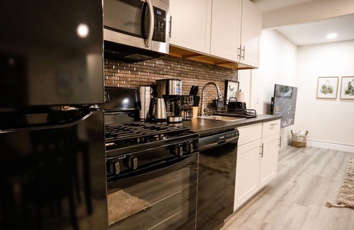 West Hills Casa | Wonderful 1BD Guest House with Outdoor Experience