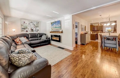 Belmont Cragin Casa | Wonderful 2 unit home