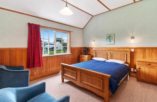 Rangatira Park Casa | Wonderful 2BR Cottage Nr Huka Falls w Aircons