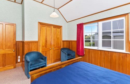 Rangatira Park Casa | Wonderful 2BR Cottage Nr Huka Falls w Aircons