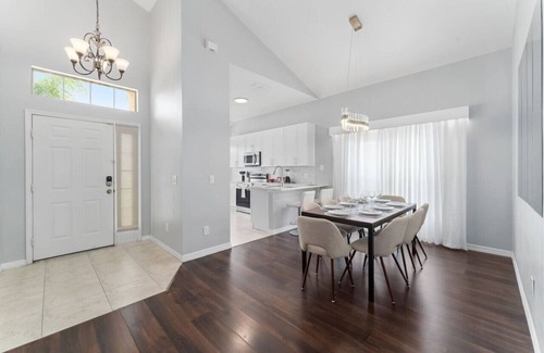 Crystal Cove Casa | Wonderful 4BD Home Toy Story and Mickey Room with Pool
