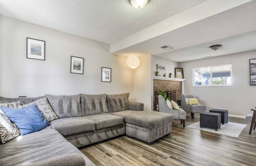 Village Seven Casa | "Wonderful" 5BR House with Hot Tub in Colorado Springs