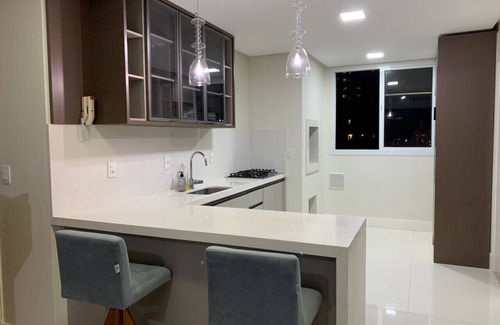Centro Apartamento | MARAVILLOSO APARTAMENTO 3 SUITES - INMUEBLE CONFORTABLE - EXCELENTE UBICACIÓN!