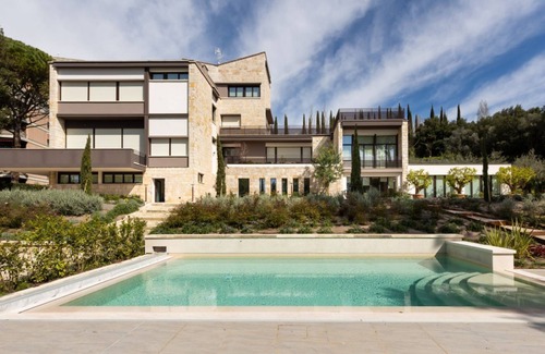 Perugia Apartamento | Perugia Poolside Haven: Luxurious Comfort