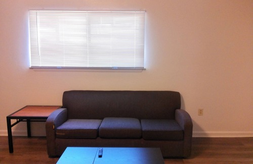 Kabrich Crescent Apartamento | Wonderful Apartment in Hokie Nation!