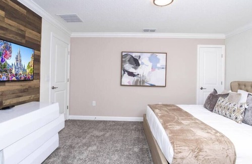 Campbell Casa | Wonderful brand new 5 bed/4 bath Storey Lake, FREE WATER PARK AND PRIVATE POOL!!