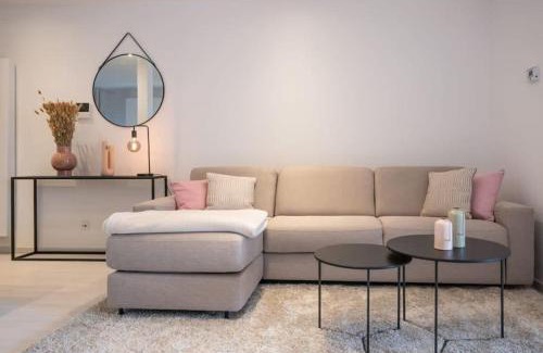 Zuid Apartamento | Wonderful central 2BR Ghent apt w view on Leie