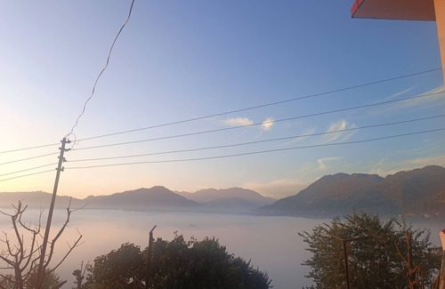 Bhimtal Cabaña | Wonderful cottage with WiFi in Naukuchiatal with lake and mountain viewnn