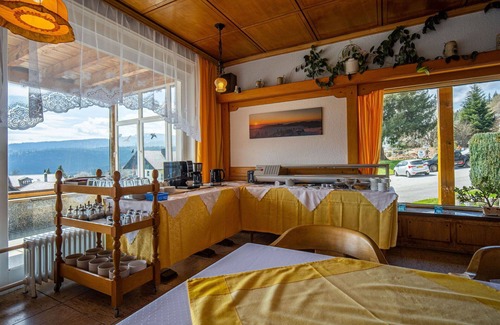 Bayerisch Eisenstein Casa | Maravillosa casa de vacaciones privada para 36 personas con WIFI, TV, terraza y aparcamiento