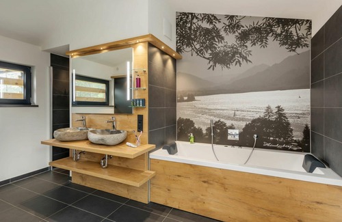 Leutkirch im Allgau Casa | Estupenda casa de vacaciones privada con jacuzzi, piscina, WIFI, TV, terraza, aparcamiento