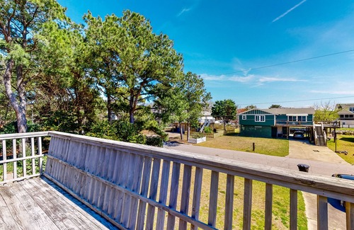 Sandbridge Casa | Wonderful dog-friendly home w/deck, W/D, large backyard, & A/C