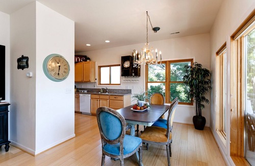 Hood River Condominio | MARAVILLOSO Downtown Condo con todo en el corazón de Hood River