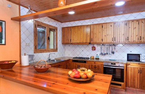 Caldes de Malavella Casa | Wonderful private villa for 8 people with WIFI, private pool, TV and parking