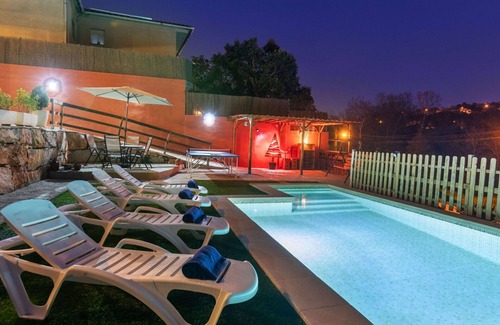 Macanet de la Selva Casa | Casa de vacaciones privada con WIFI, piscina privada, TV, patio, mascotas permitida, aparcamiento