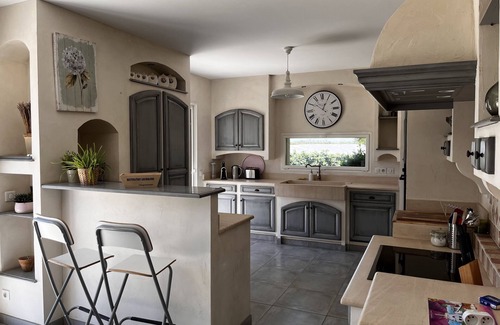 Pernes-les-Fontaines Villa | Wonderful villa with heated pool near the Mont Ventoux