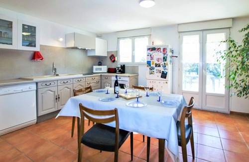 Saint-Julien-de-Peyrolas Casa | Alojamiento de 3 habitaciones en St Julien De Peyrolas