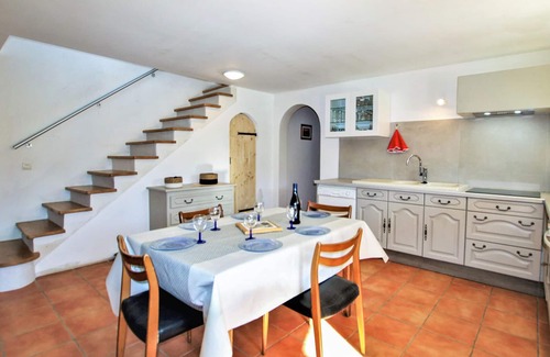 Saint-Julien-de-Peyrolas Casa | Alojamiento de 3 habitaciones en St Julien De Peyrolas