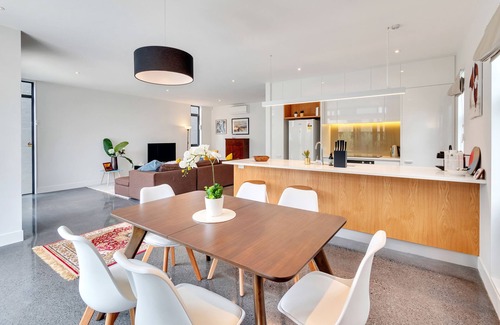 Hobsonville Casa | Wonderful Hobsonville Three Bedroom Home